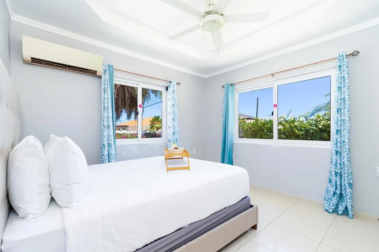 Safir 4 Villa Palm Beach
