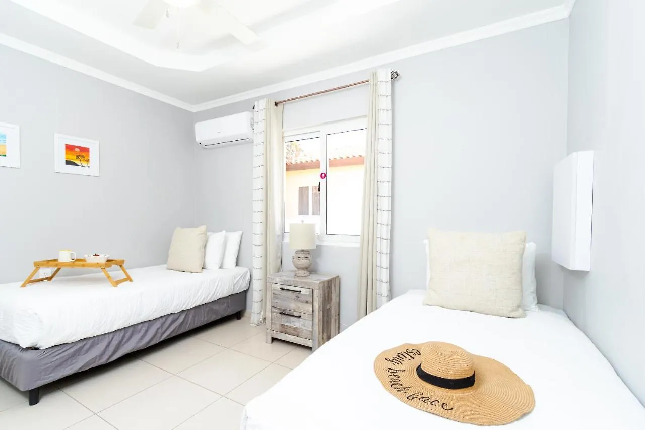 Safir 4 Villa Palm Beach Aruba
